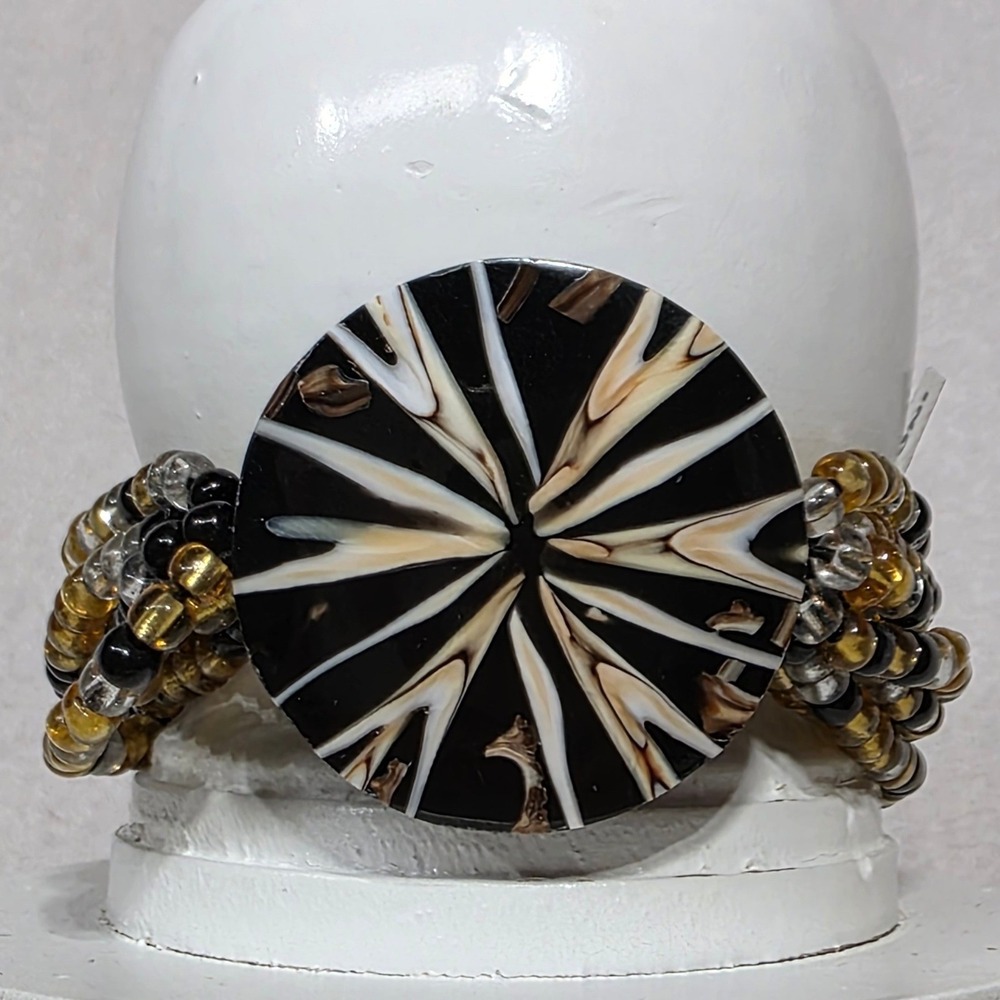 NEW Unique Beaded Coil Bracelet‎ Black, Tan, Cream White Swirl Centerpiece NWT